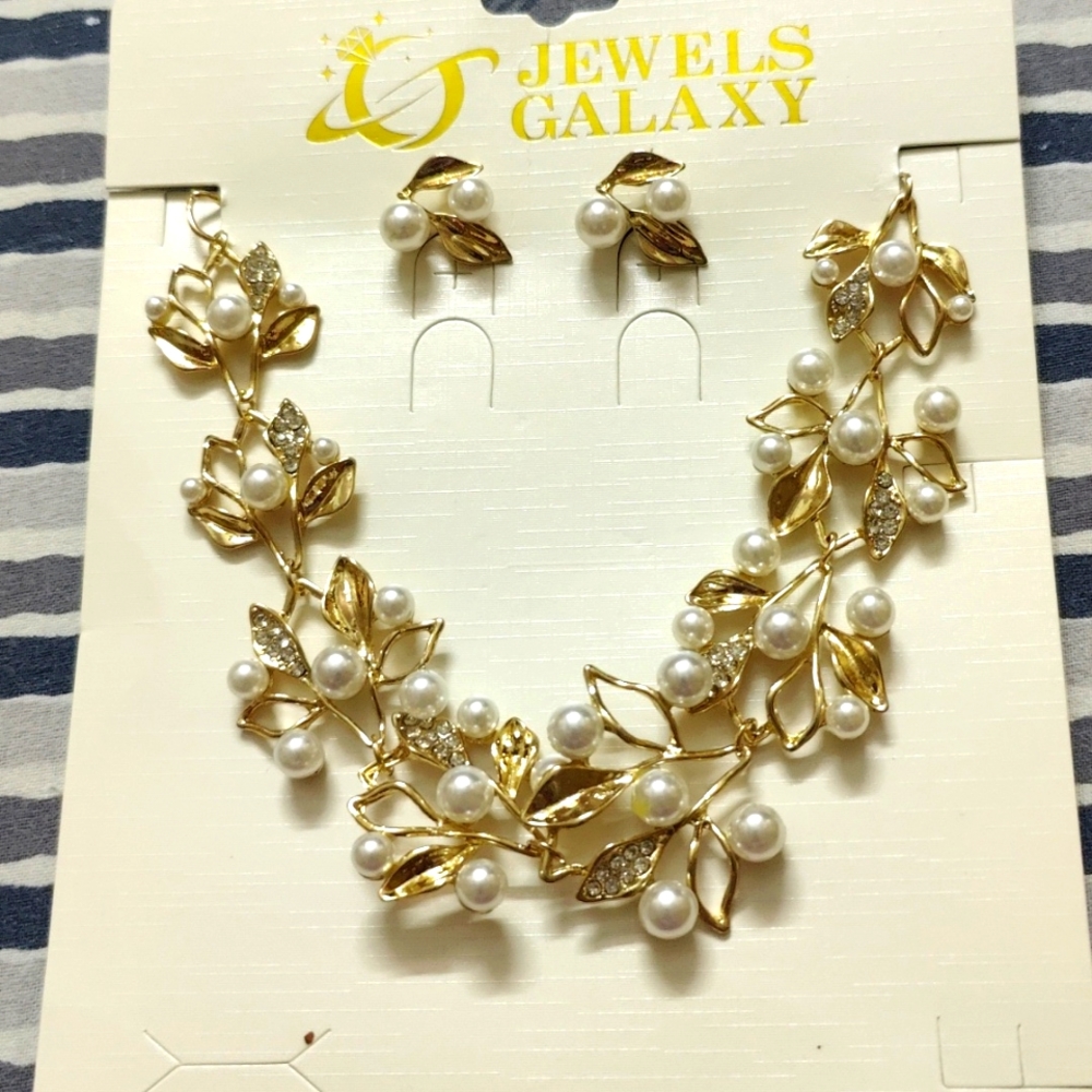 Fashion jewellery - Picture 1 of 4